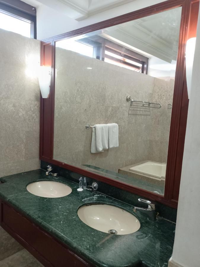 Moonlight Service Suite Kuala Lumpur Esterno foto